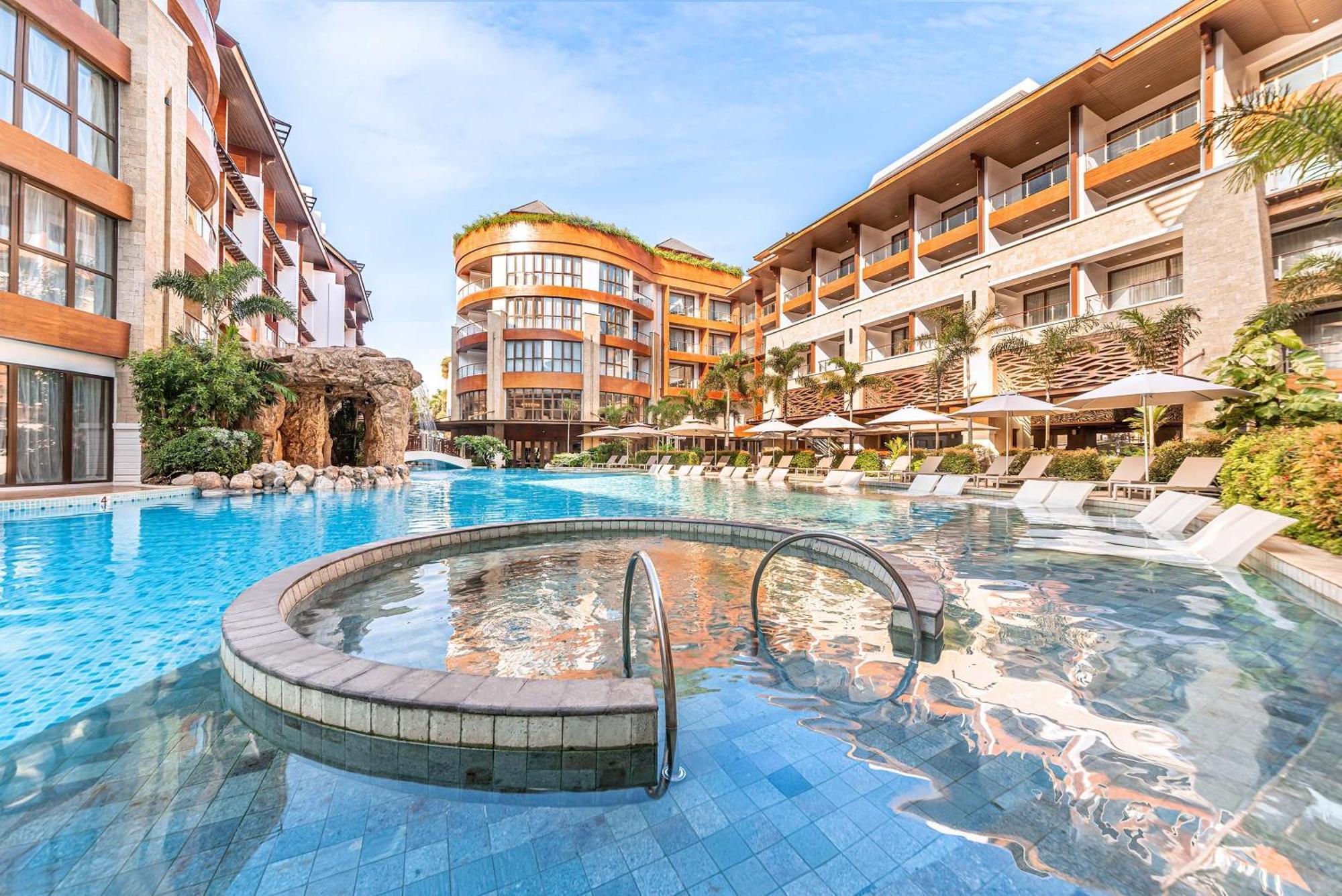 Mandarin Bay Resort And Spa Balabag  Exterior foto