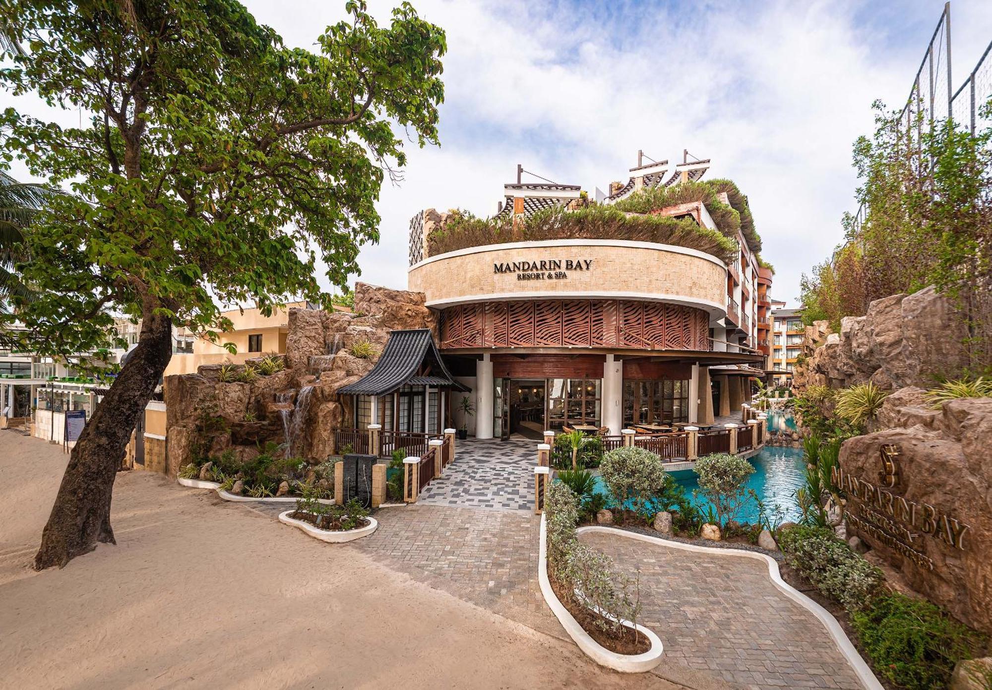 Mandarin Bay Resort And Spa Balabag  Exterior foto